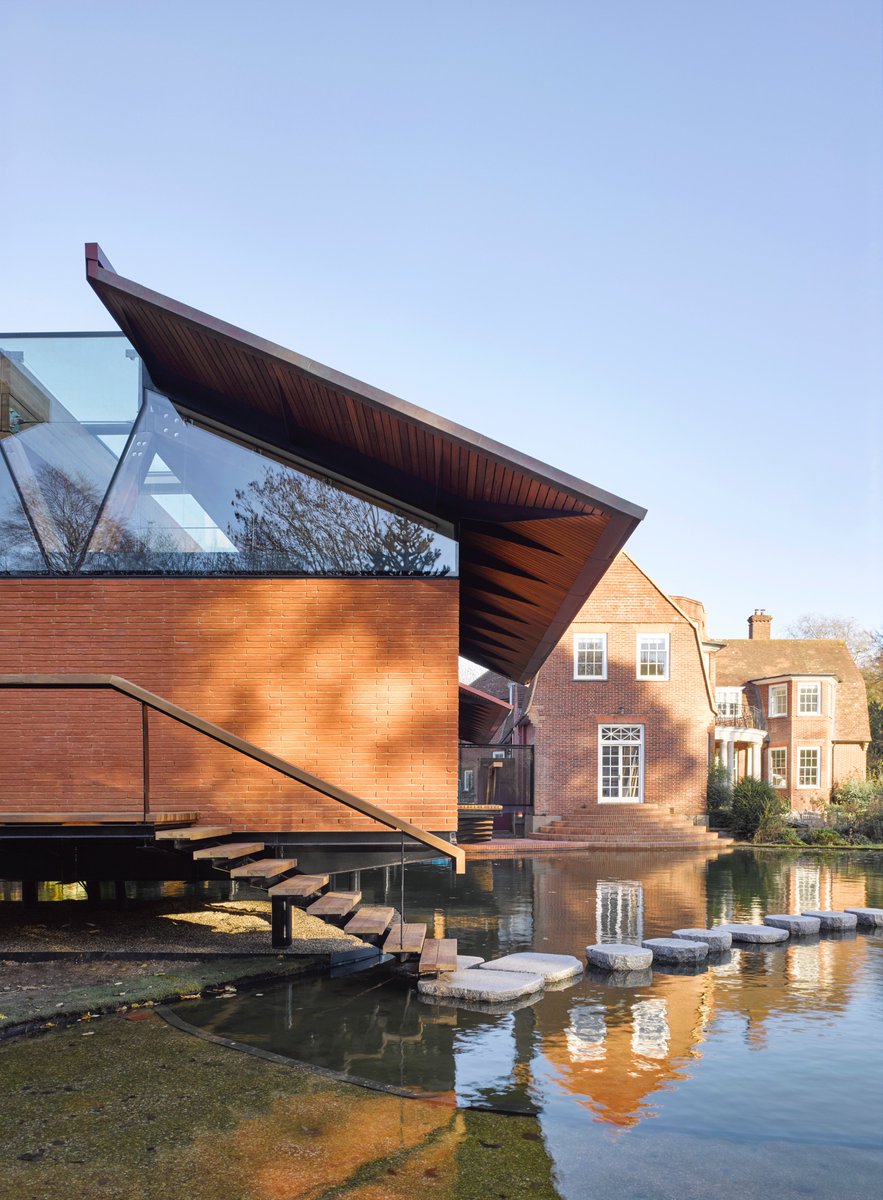 #Brickawards2017 STEPPING STONE HOUSE by <a href="/HAMISHandLYONS/">HAMISH and LYONS</a> using @BritainBrickMBH brick. Shortlisted into Best Individual House&amp;Best Outdoor