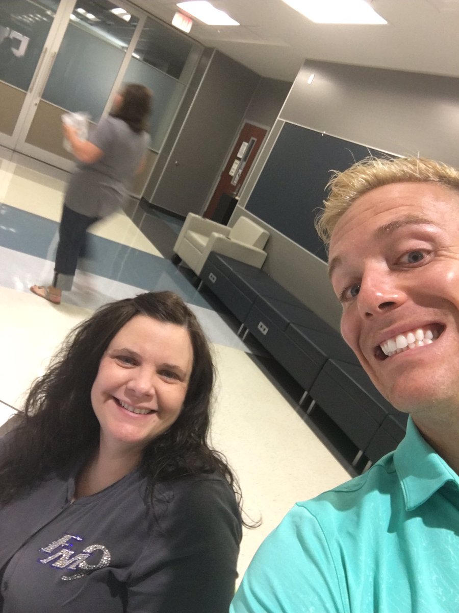 CoachSchultheis's tweet photo. #FLOMOFIE2017 #Do-fie #APfie #Goalfie #9Afie https://t.co/rQ8FUwoCmm