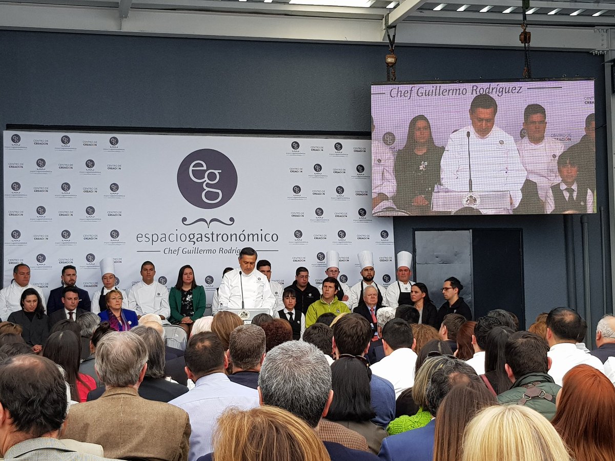 🔴 Ahora | Alcalde <a href="/cn_castro/">Claudio Castro Salas</a> junto a Presidenta <a href="/mbachelet/">Michelle Bachelet</a> asisten a la inauguración del Centro de Creación Espacio Gastronómico en #Renca.