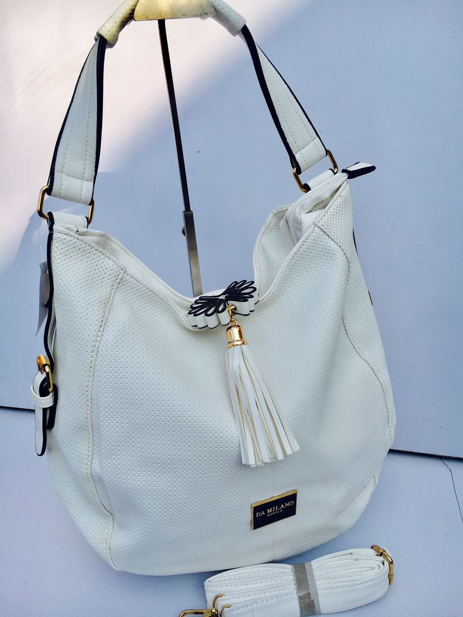 GoDigits's tweet photo. Designer purse with different colours. 😁😀😍😚😙😍👧👸
#Purses  #designer2017 #stylish #beautiful #followme #PicOfTheDay #love #TheseColours #Bags https://t.co/6UMhE9VLd4