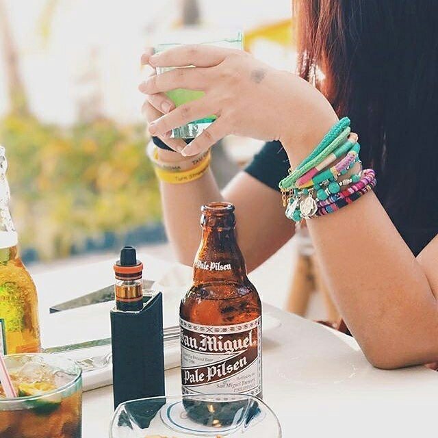Start your week boldy with @OliviaandDiego's vibrant upcycled jewelry stack and by grabbing a few drinks (alcoholi… ift.tt/2uYUxlm