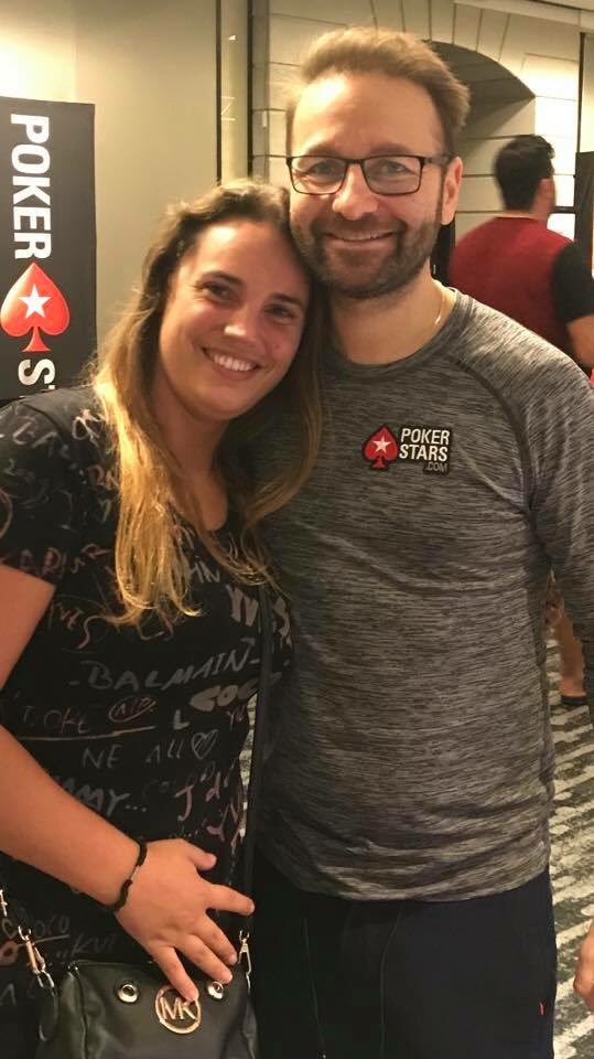 Luipaardj's tweet photo. Alleen maar verlies gemaakt in Barcelona, maar deze foto was toch echt een bonus😍 @RealKidPoker https://t.co/rXxpKR4F7y