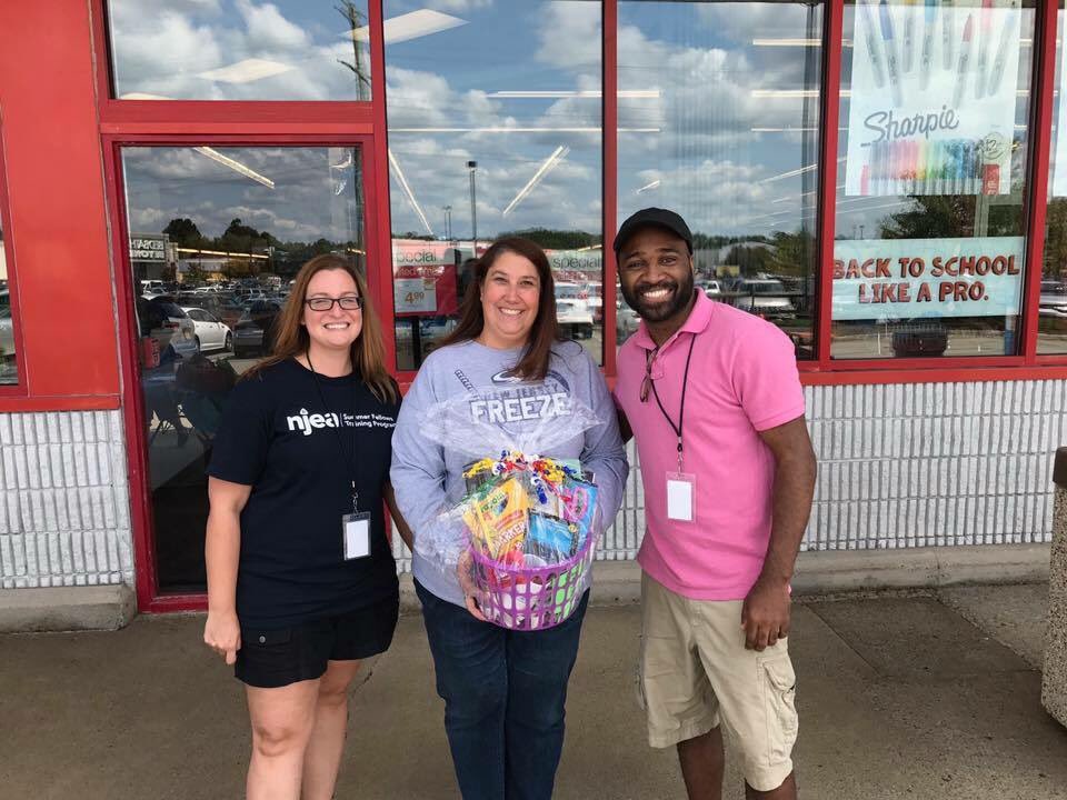Twenty1Fellows's tweet photo. Thank you to everyone who came out to meet with the Livingston @Twenty1Fellows @Staples in Parsippany! #21fellows #NJEA #members4murphy https://t.co/It7WT096QM