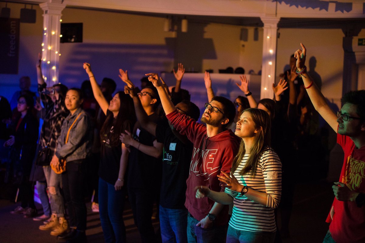 SowEvents's tweet image. We wanna see your kingdom come!!! Great atmosphere!  #SOWedinburgh #LifeChurchEdinburgh #SowTheWordThroughWorship #worship #Jesuslovesyou
