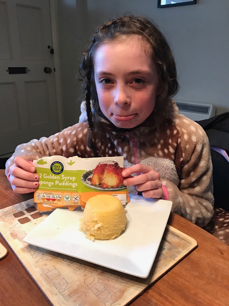 simondoherty1's tweet photo. @AldiUK distraught daughter got this golden syrup sponge pudding with no syrup. 'It's ruined my life' she said. https://t.co/uni7j1NJ5W