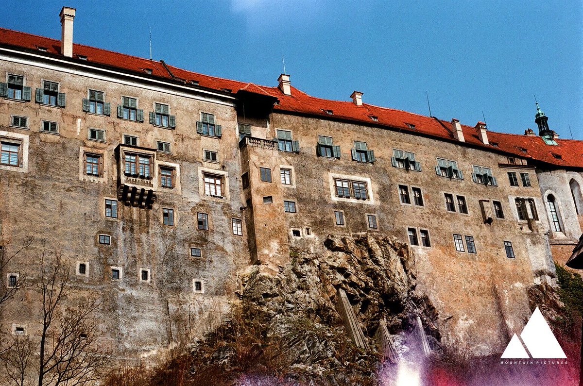 MountainPic's tweet photo. Český Krumlov, 2012 🇨🇿 

#mountainpictures #mp #mtpix #filmphotography #roadtrip #Český Krumlov #CzechRepublic #35mm #Olympus #OM10 https://t.co/jdnA6aFPgt
