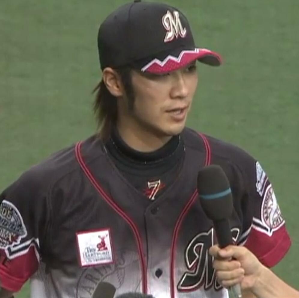 ロッテ時代のこのグラデーションのビジターユニ本当にだいすきだった、、