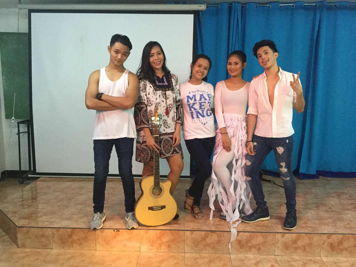 Ravenclawroyals's tweet photo. Ravenclaw's Kings &amp; Queens w/ Ate Gi, Andrew and Kuya Dean
#BELLOforMMBUDC2017
#KESHIAforMMBUDC2017
#ELLAforMMBUDC2017
#JOSHUAforMMBUDC2017 https://t.co/fpRwuW6fu4