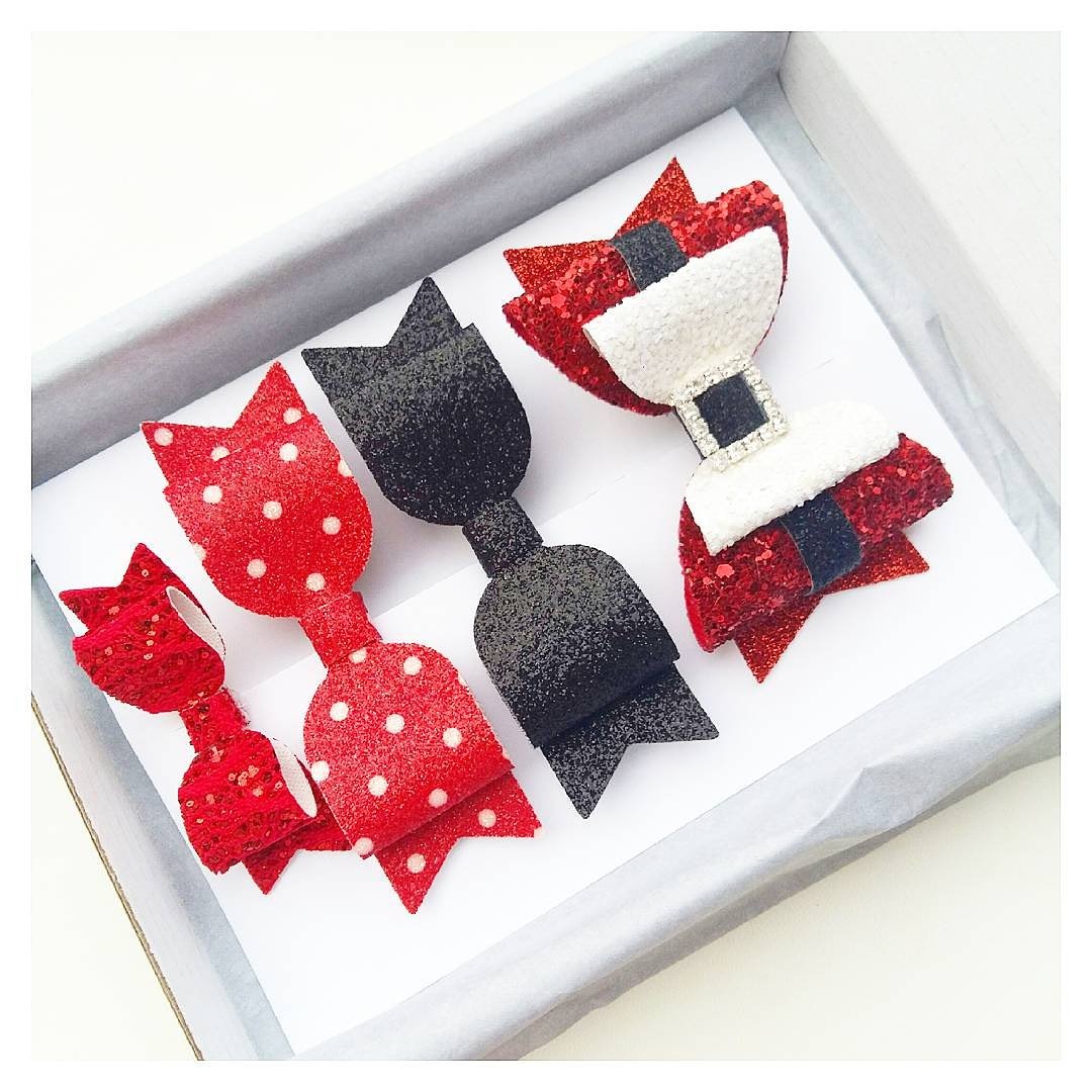 libbysbows's tweet image. A #beautiful order of #bows makes a perfect #christmasgifts available on the website. 
#babygiftsets #babygirls #womeninbiz  #HandmadeHour