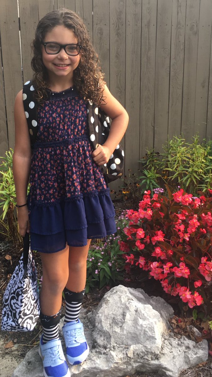 lmcaito's tweet photo. 1st day of 5th for Molly and 1st grade for me :) #HCSD1 https://t.co/R8siLNO4Ym
