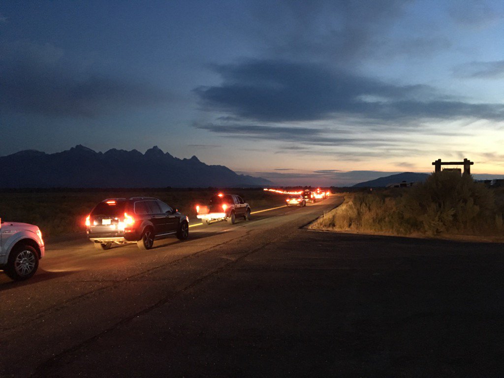 GrandTetonNPS's tweet photo. From the South Boundary turnout. #SolarEclipse2017 https://t.co/gujtKc9N4e