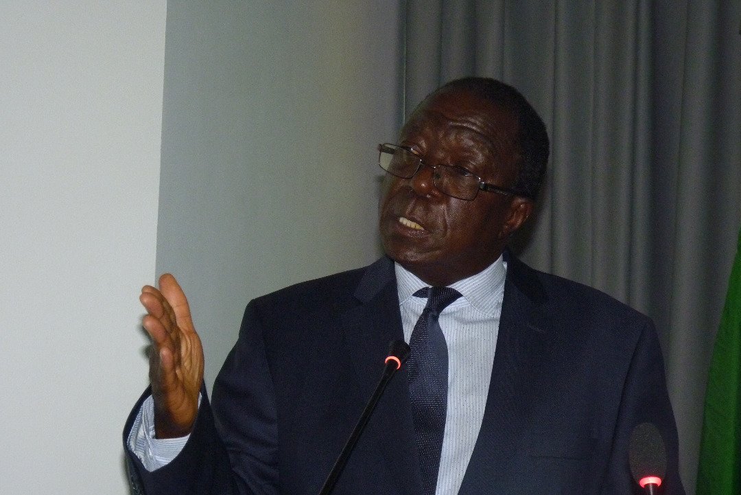 Ikiriho's tweet photo. #Burundi @ntibasy: "Les partis politiques se réservent des mécanismes pour que ce soient eux qui contrôlent tout en politique" https://t.co/6Sy2o5IOsR