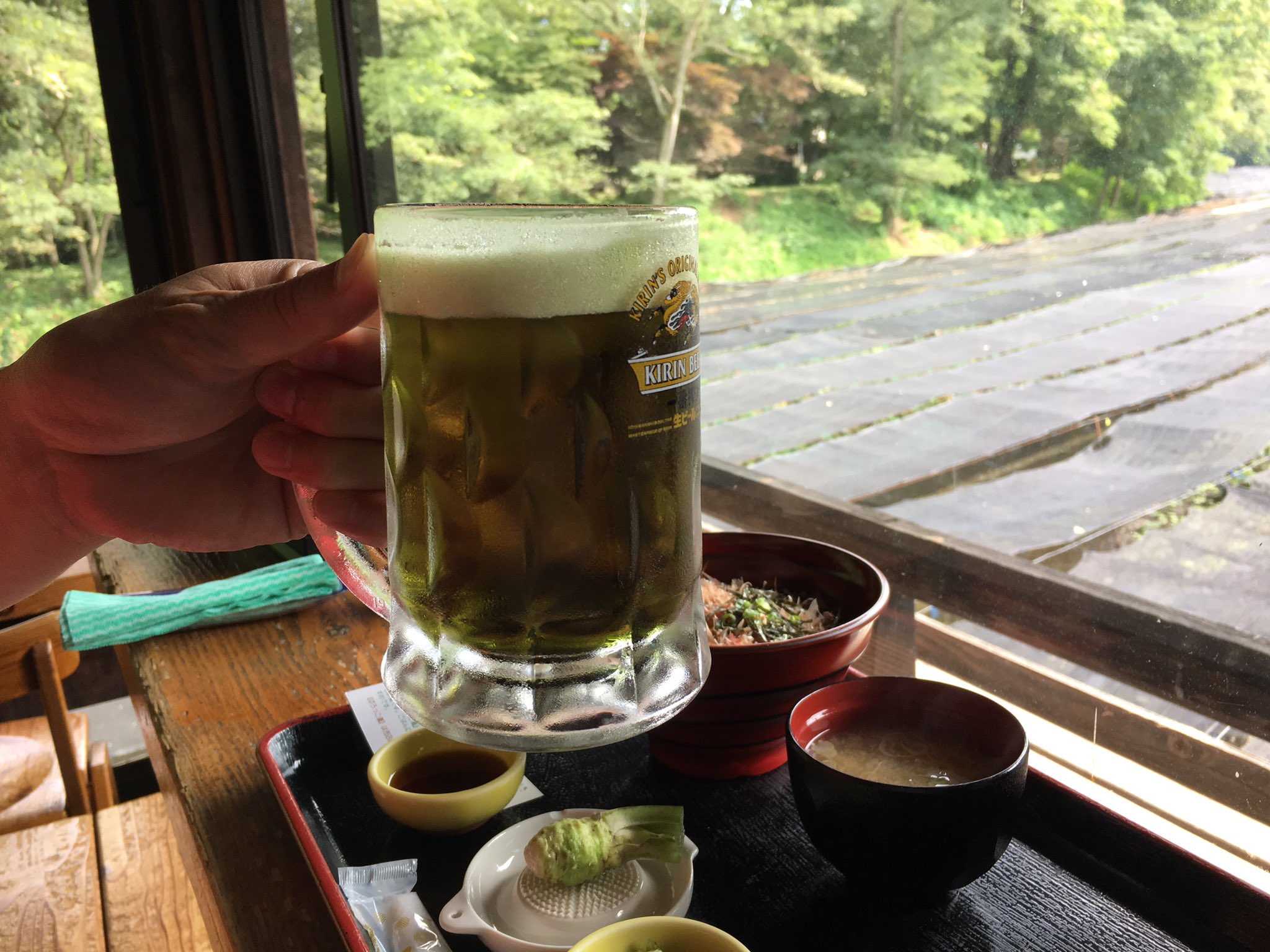 みっち 大王わさび農場 わさび丼は想像以上に美味しい 緑色のビールはわさびビール 旦那 さっぱりして美味しいとのこと ほぅ 8 大王わさび農場 わさび丼 わさびビール T Co Pg9ftoibyv Twitter