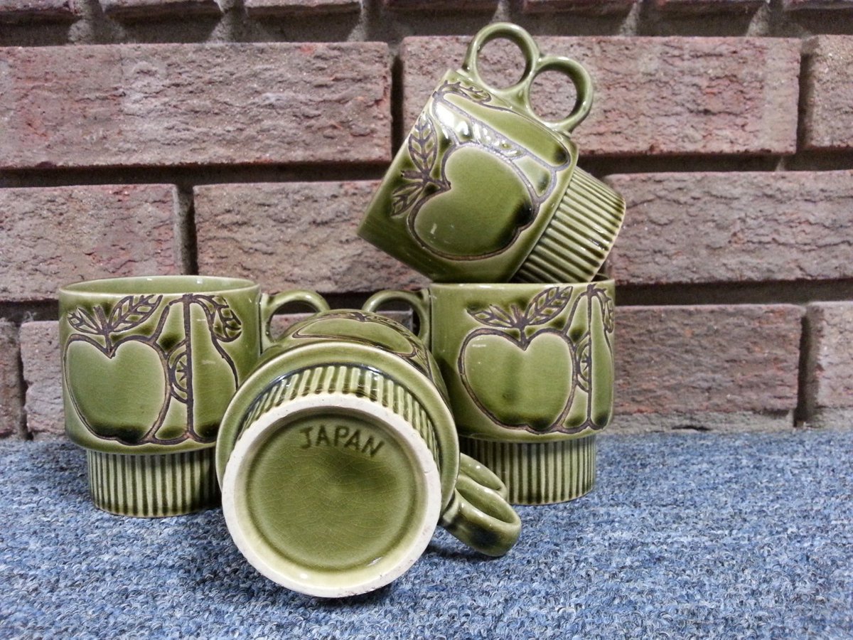 0063db's tweet photo. Retro Green Stacking Mugs - SET OF 4 1960's popular in the 1970's https://t.co/iJQm0nyHf4 #Etsy #StackableMugs https://t.co/WSMcgZ1K65
