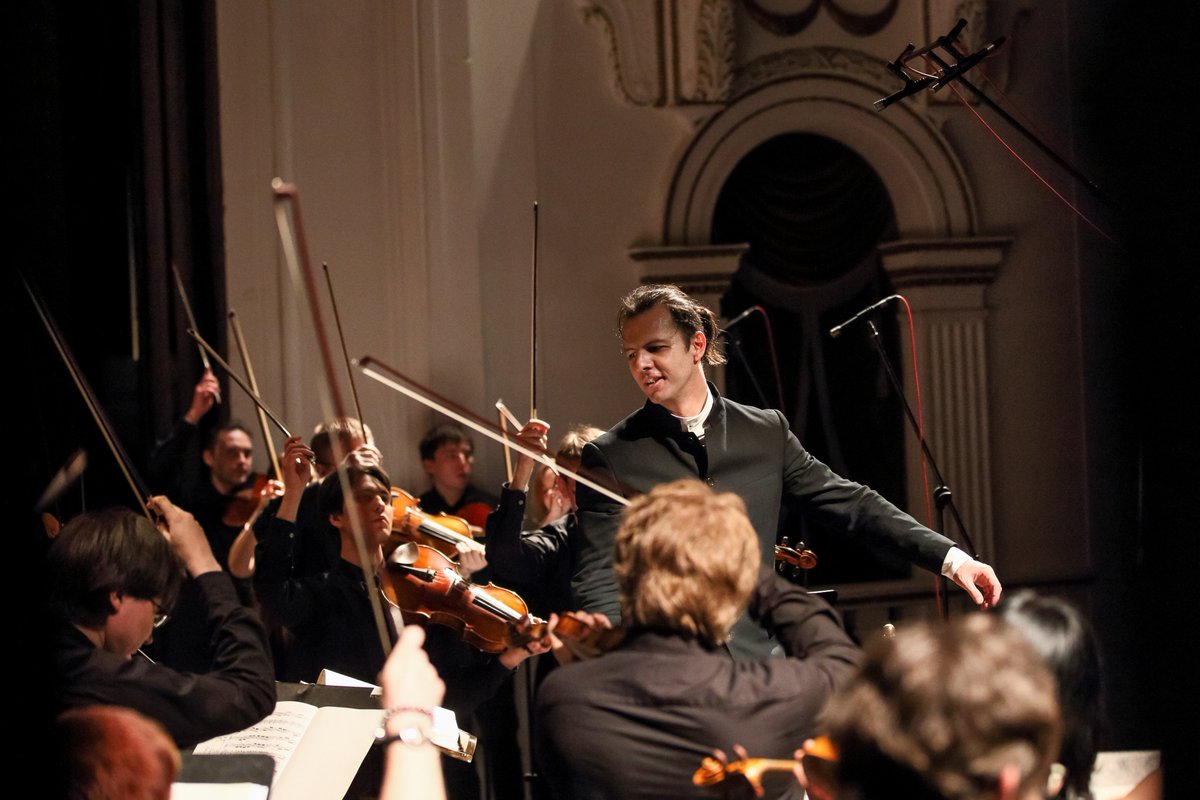 SMAscona's tweet photo. L'enfant terrible, Mozart è rock, Teodor Currentzis : "La vera classica è estasi, non relax" via @repubblica https://t.co/DFrTCyul6v https://t.co/52RgOCedeO