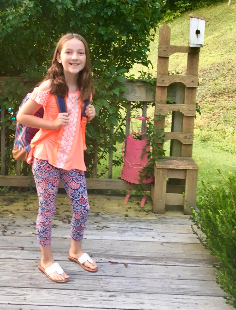 jennmjones1's tweet photo. #bethelfirstday (Minus Parker 😭) https://t.co/EIQHasILWc