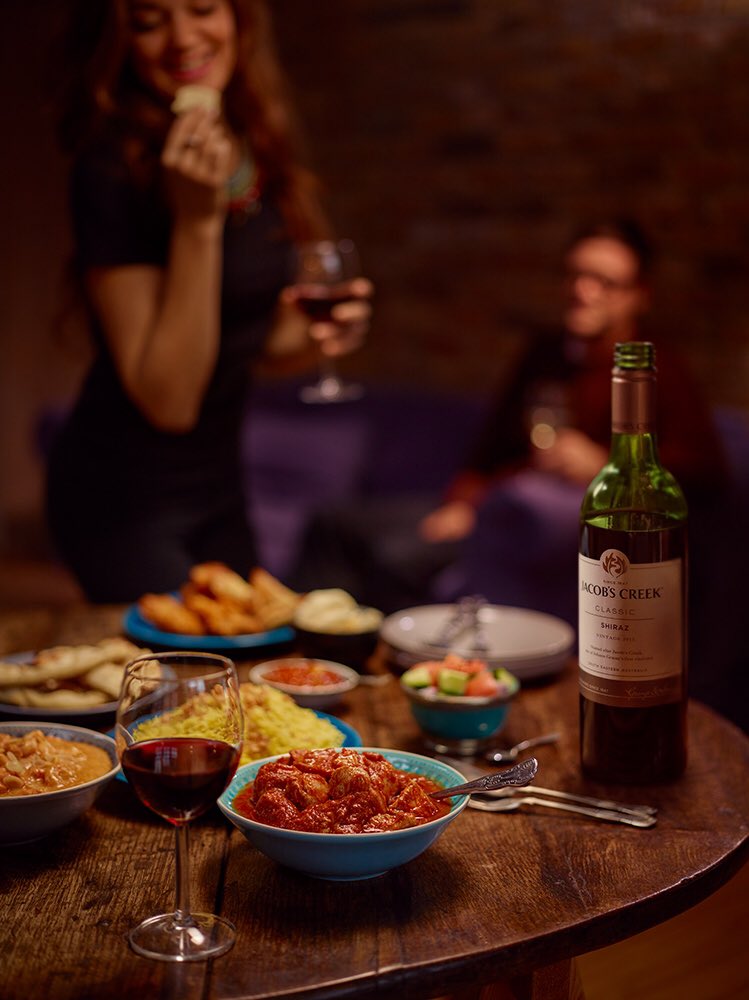 MirabelStuart's tweet photo. Love me some food and wine 🍷🍗 #workshot #wine #jacobscreek https://t.co/vI9QD1UqJ5