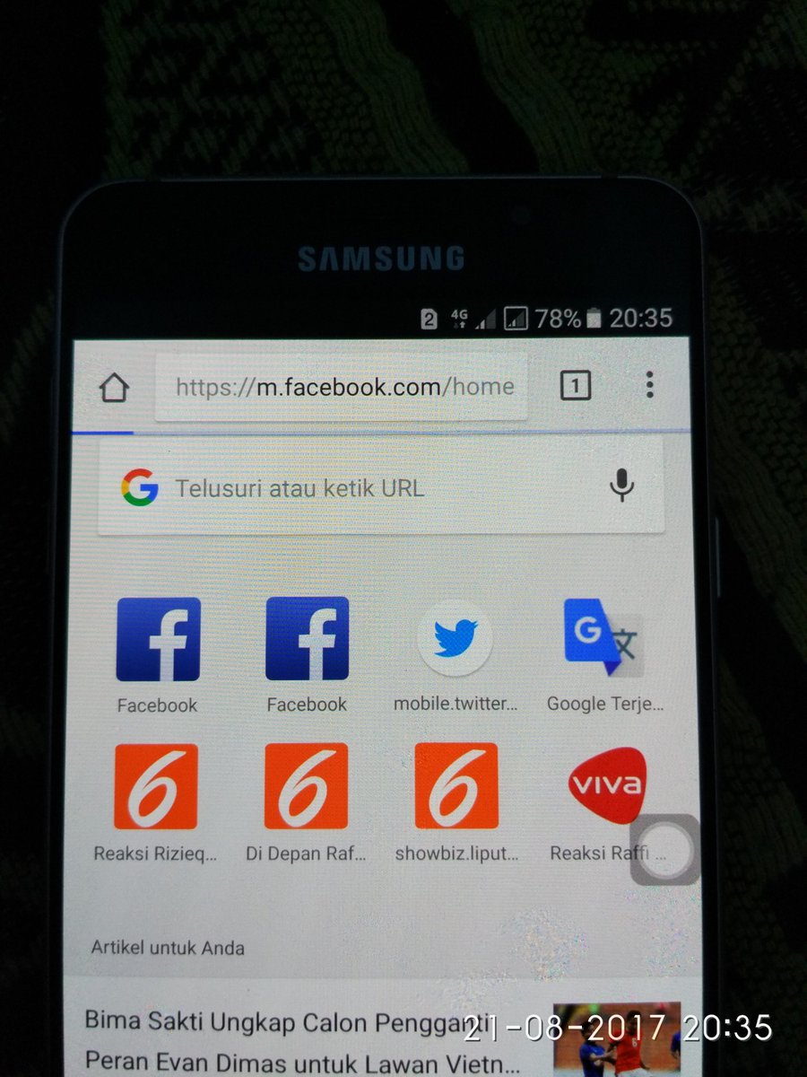 UsrockYeah's tweet photo. Indosat 4g nya palsu.. keluar tapi ga jalan ada yang tau kenapa? @IndosatCare https://t.co/wjjNRUQmys