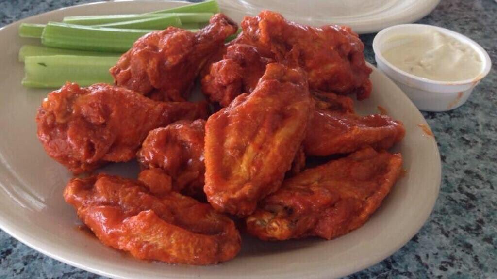 AmherstAleHouse's tweet photo. RT and follow us for a chance to win an order of Chicken Wings from @AmherstAleHouse.
(1 winner randomly selected at 8pm) https://t.co/8tkrf3dgcN