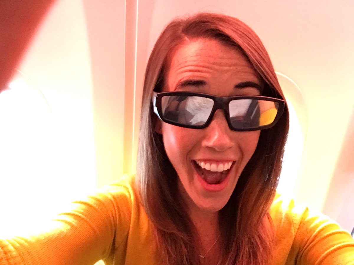 Maggie_Vespa's tweet photo. Hey @tracybarrynews -- remember when you joked I'd be kicking back & drinking cocktails on assignment? ๐๐ป Blame @jtierney6 #OREclipse2017 https://t.co/eHpJjxVBb5
