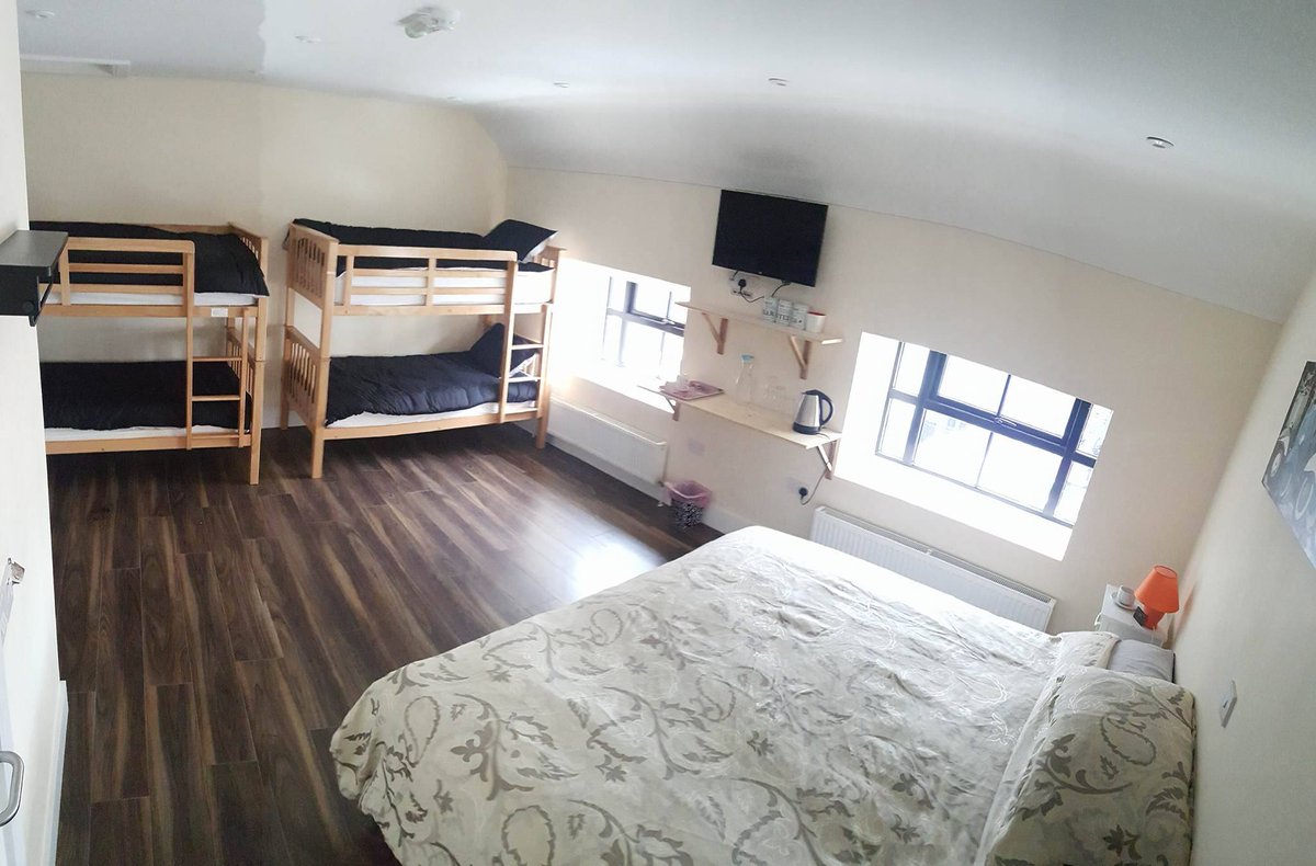 RidgerockCk's tweet photo. 2 Night Offer! (Sun - Thur incl) Large rooms with king sized bed &amp; single/bunk beds. Perfect location after a long days adventures and games https://t.co/Mv6XbiutFF