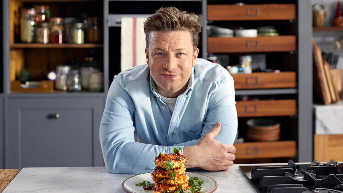 sandomedia's tweet image. Tune in tonight at 8pm on @Channel4 for @jamieoliver&apos;s &apos;Quick and Easy Food&apos;, shot on our gorgeous @ARRIChannel #AlexaMini &amp;amp; #MasterPrimes.