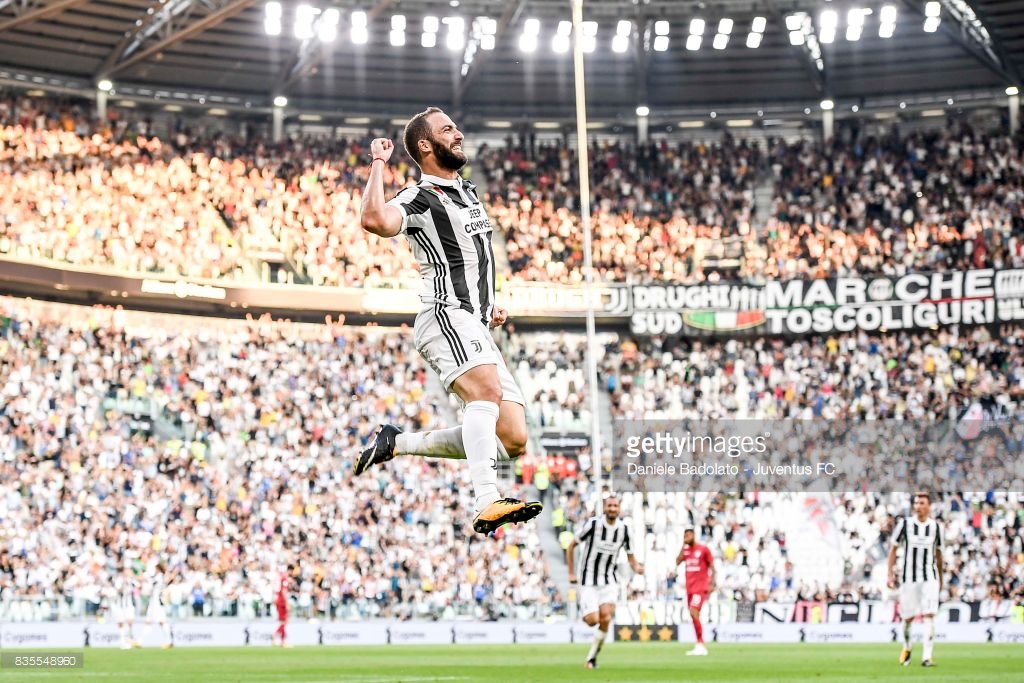 The beautiful game indeed.

25 ⚽️ pictures you need to see today ➡️ gtty.im/2x5UTUz 💯💪