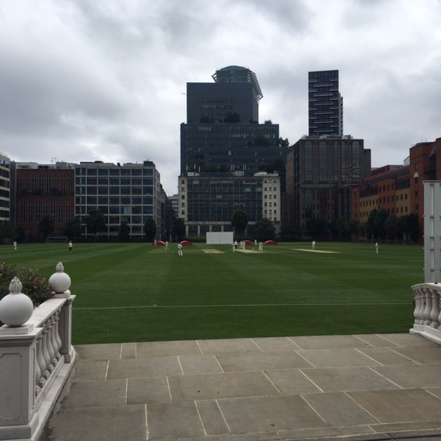 Great to be back for a site visit @HACeve – the cricket pitch as a garden in the heart of the City still amazes me! <a href="/liveevolution/">evolution</a> #events