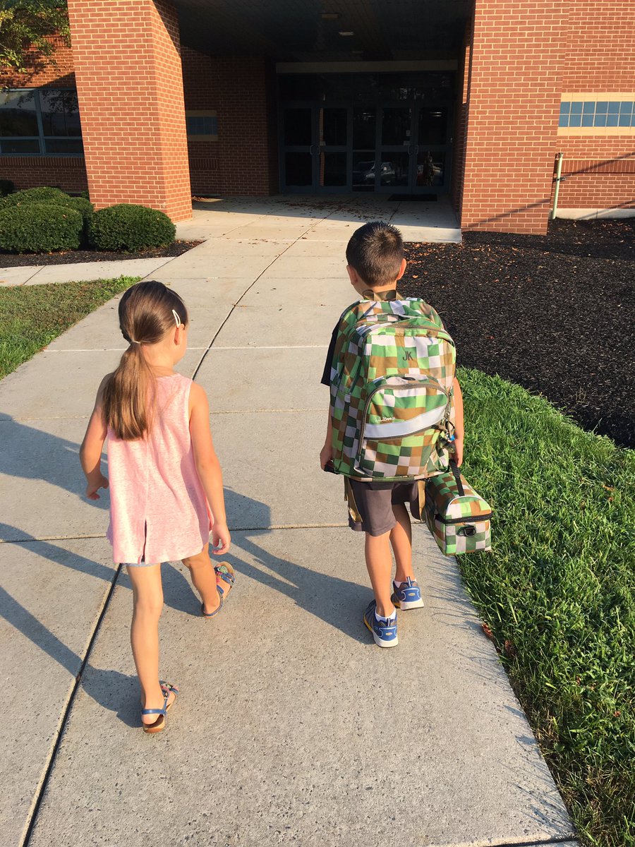 LisaKlingler's tweet photo. First day of K and 1. These kids are super excited!! #backtoschoolCV #monroefirstday @ntkostelac @slgrosko https://t.co/s2nV483a53