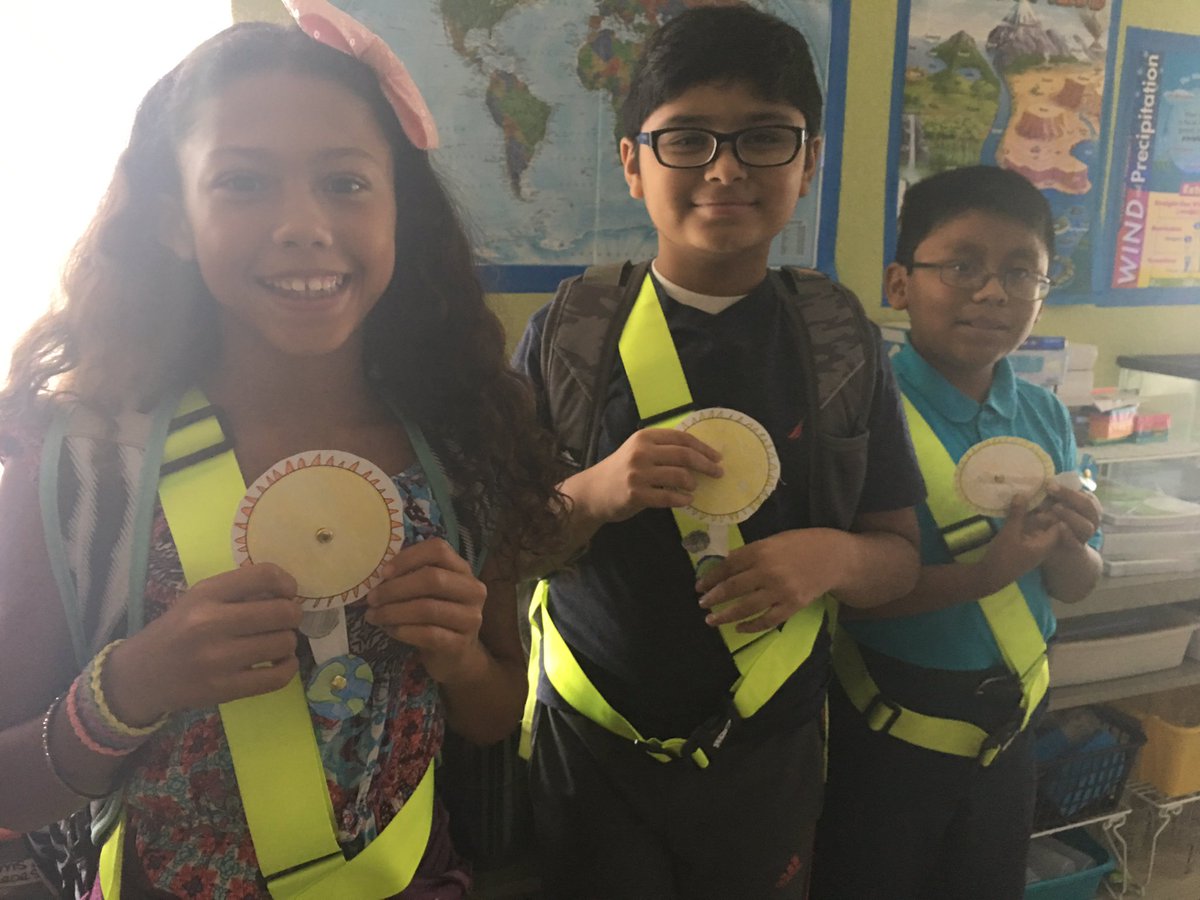 MrsQuadagnoTCS's tweet image. Creating #ScienceModels and diagrams to celebrate the #SolarEclipse! Thank you to @thatbaldchick for the SE template! #5thScience