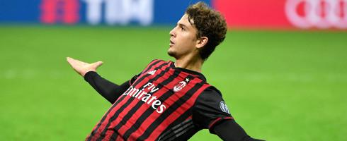 footballitalia's tweet photo. #Juventus 'ask #ACMilan for Manuel Locatelli or Giacomo Bonaventura in exchange for Claudio Marchisio' https://t.co/KAt3v0M2pK https://t.co/ntSdEDXOG1
