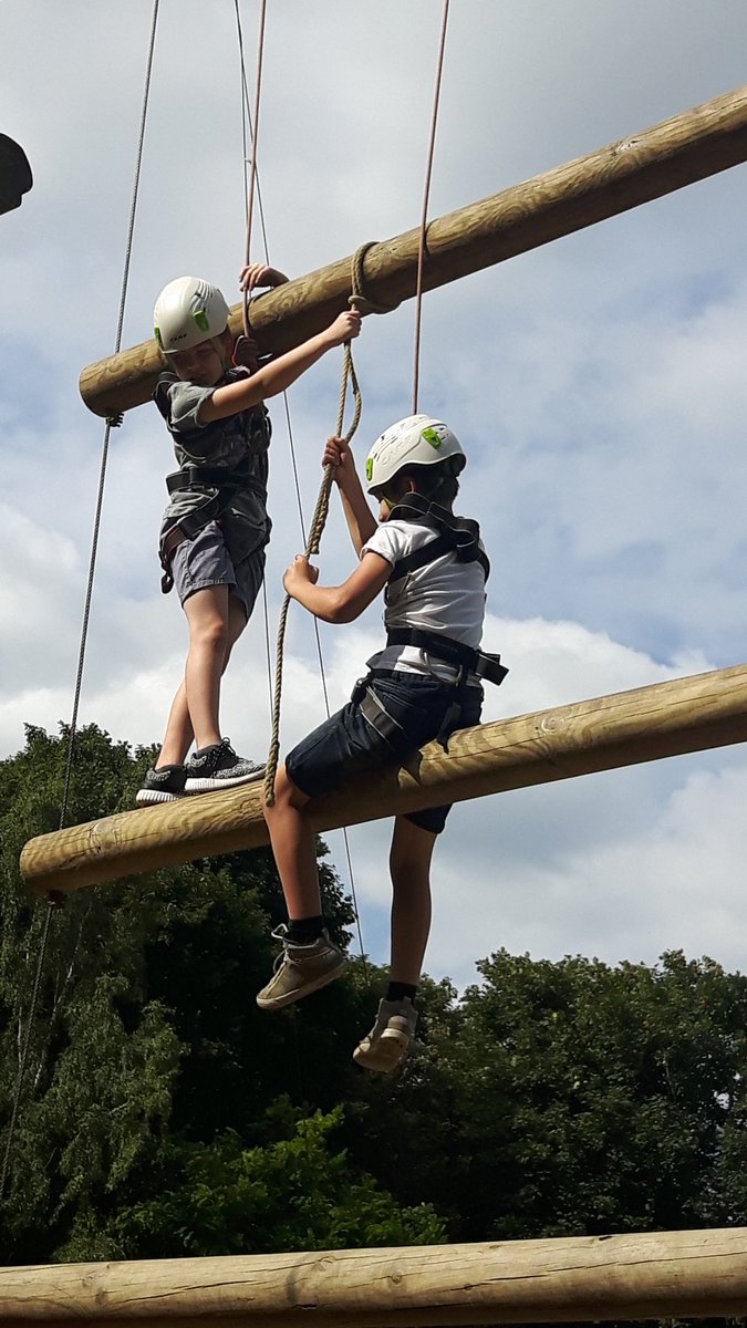Meetupcommunity's tweet image. Our first activity at Kingswood Jacobs Ladder. Young people having loads of fun already! @CharityTBF Thanks @BigLotteryFund 💜💖
