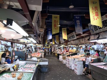 青森駅直近の アウガ新鮮市場 へ 内山商店の筋子が絶品でおすすめ 旅行 お出かけの情報メディア