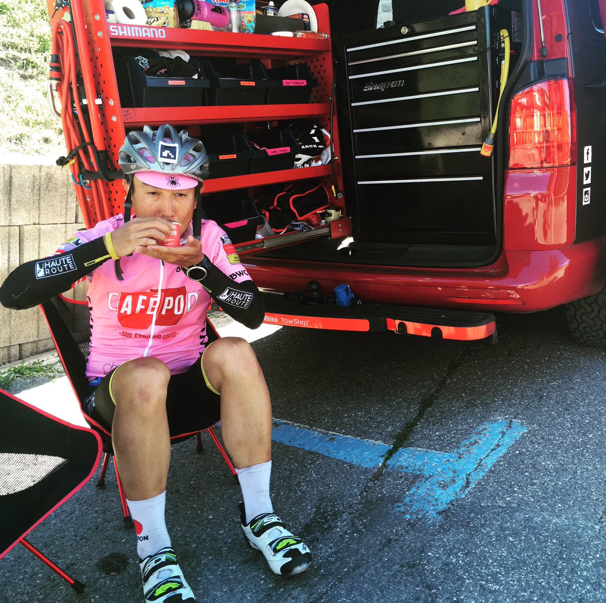 s24ma's tweet photo. レース後のエスプレッソがやみつきになってきています。
Good strong coffee ☕️!

#hauteroute #cafepod #blackwidowscc #goodstrongcoffee https://t.co/WIjZnrWWzo
