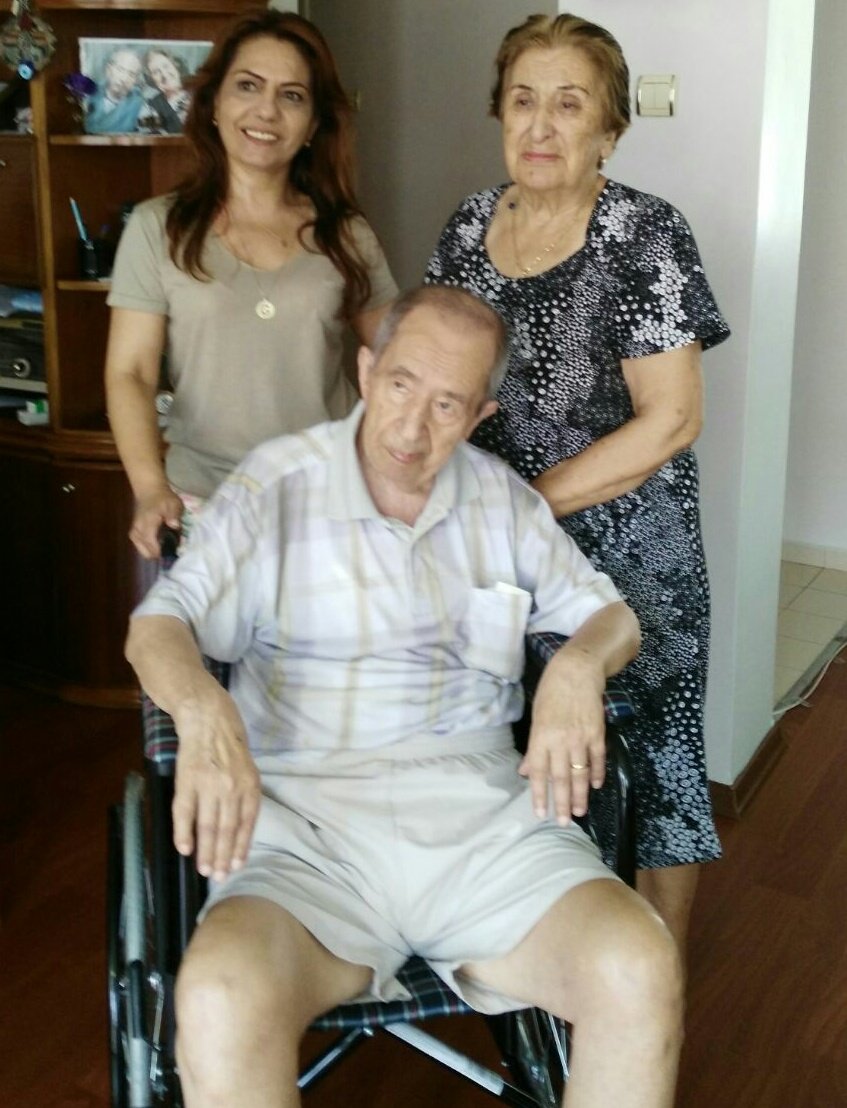 AK Parti Istanbul EKM Başkanı  <a href="/YucelYildizhan/">Yücel Yıldızhan</a> katkısiyla aldığımız manuel sandalye amcamıza teslim edildi... @AysunCelikler @HabibeBaser