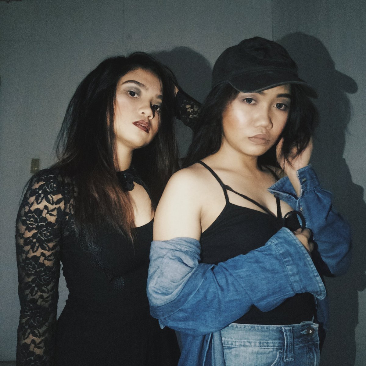 AFactoran's tweet photo. anjoja/me: ma alis kame
mama: maulan di pede!
us: di wag! dito nalang kame sa bahay!

us:(photosyut) 😁 @trudisanjoja https://t.co/svfSCBG99J