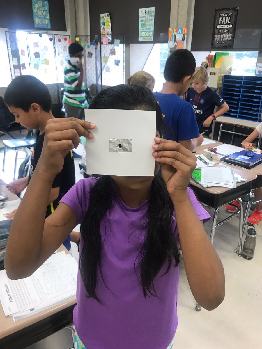 AC_Southside's tweet photo. Making pinhole projection cards after learning about solar retinopathy #SolarEclipse2017 https://t.co/0XtQ7TWqLO