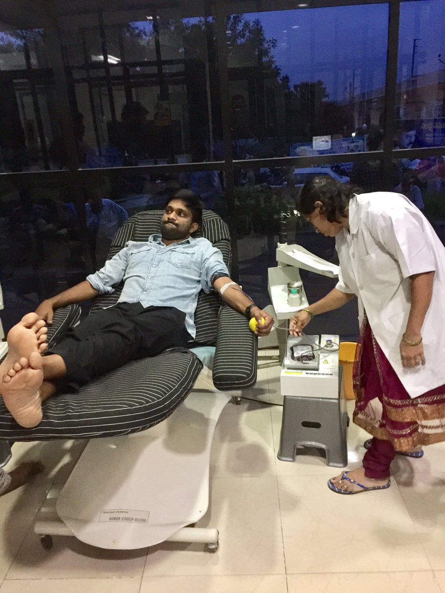 28th time Blood Donation.
Donate Blood Save Lyf!
#ChiranjeeviBloodBank
#Megastar my Inspiratn 🙏
#HBDMegastarChiranjeevi 😎
#LongLiveAnnayya