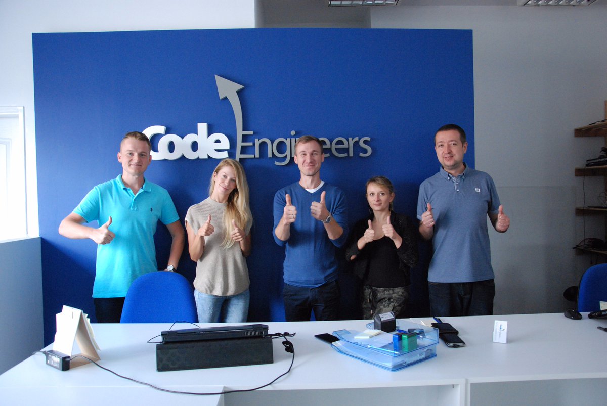 CodeEngineersPL's tweet image. Ekipa pod nowym logiem! 😍
#TeamCode #HouseOfCode #marketing