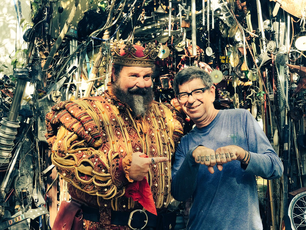 texrenfest's tweet photo. The King of the Renaissance Festival meets the King of Junk #TRFSummerofWeird https://t.co/3B9PlRlEQ5