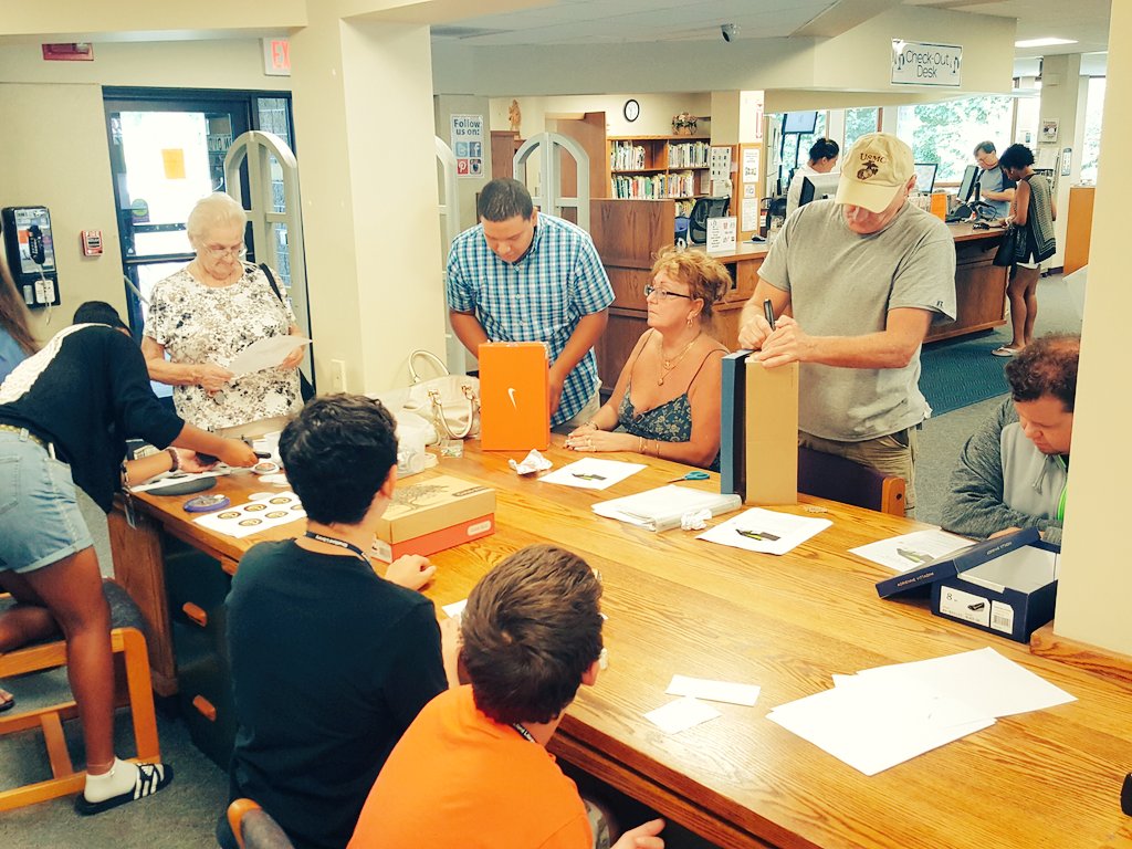 StratfordLib's tweet photo. Happy #EclipseDay! We're kicking things off with #DIY #pinholeprojectors in the Lobby. Bring a shoe box and join the fun! #Allages welcome! https://t.co/oMVKi8iocT