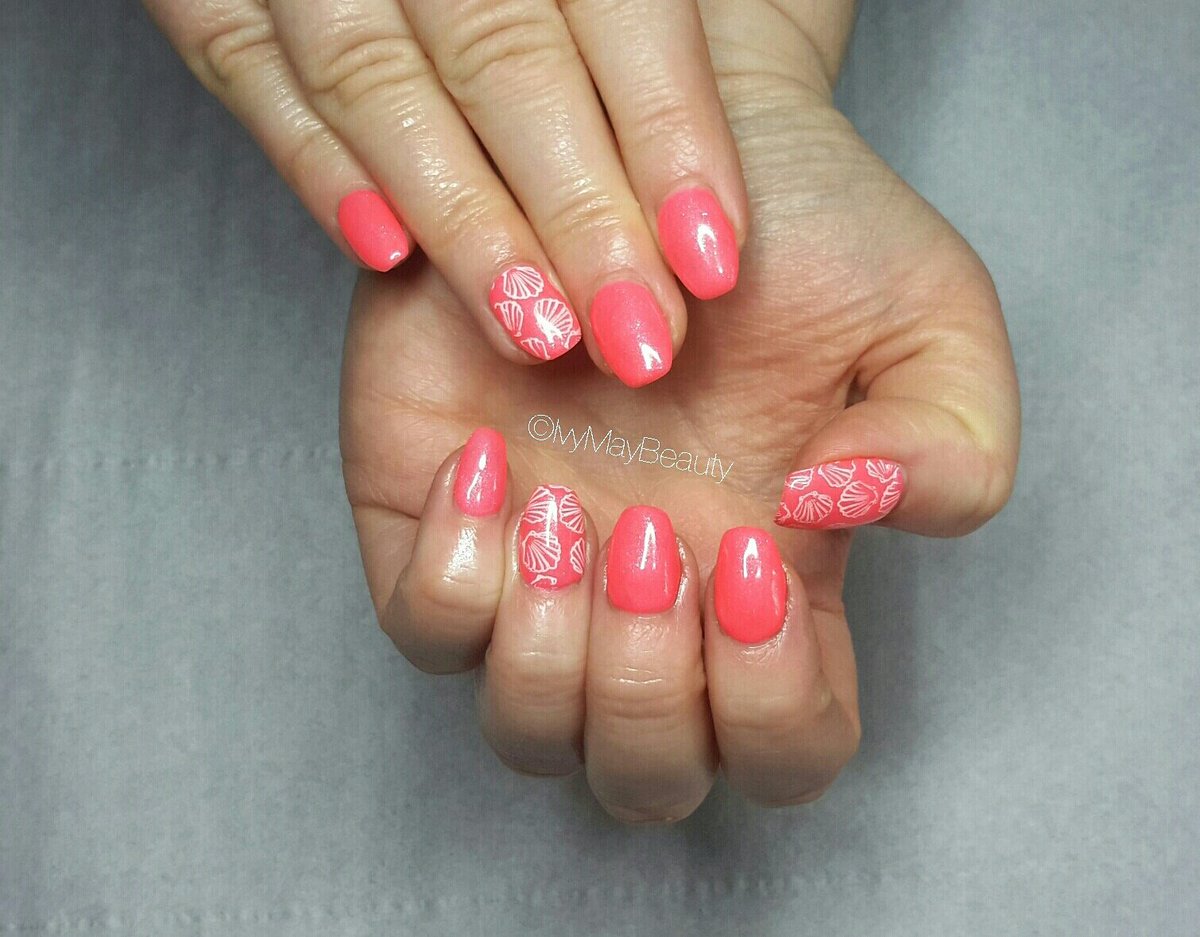 Ivymaybeautyuk's tweet photo. Polygel overlays with Gelish and cute shells #memyselfieandi #dixieplates
@GelishMINI @Gelish @NailHarmonyUk @NAKEDforNails https://t.co/CQzMwE6TuF