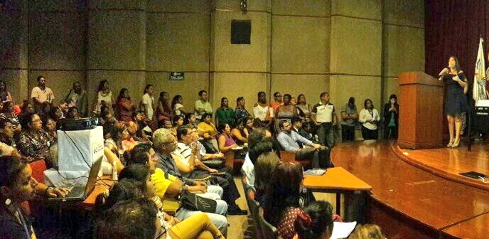 ViviendaEc's tweet photo. "El reto del #MIDUVI es fortalecer y consolidar la participación ciudadana", @marialevicuna #DiálogoHábitatyVivienda https://t.co/JSE29O6XBO