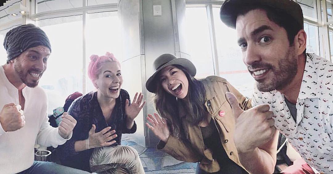 annalee_belle's tweet photo. Gonna be an amazing week in Kenya with @metowe 😍 https://t.co/AjDUyVmCzs