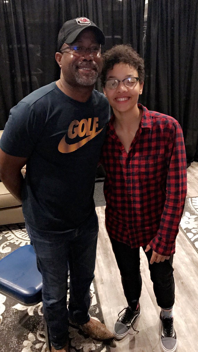 J0CELYNMUSIC's tweet image. Had a memorable show Saturday night with @dariusrucker. He is literally a sweet heart❤️ bless his soul! #happyeclipse