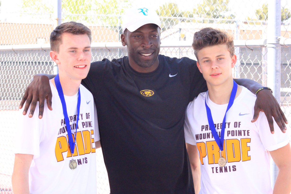 tjtimoo's tweet photo. @just_inw happy birthday willi grind never stops 🎾🔨 lots of success in college 🍴🍴 https://t.co/HHP6MW5IBz
