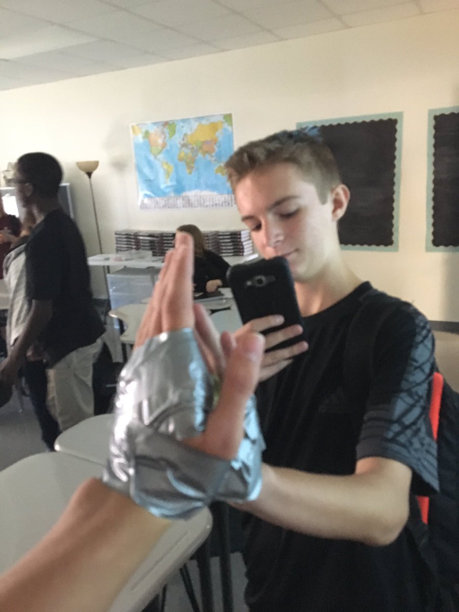 Scott_Craig7's tweet photo. 3A, The rock high five #TCRockChallenge @BeCalmTeachOn https://t.co/1MOeTCK7h4