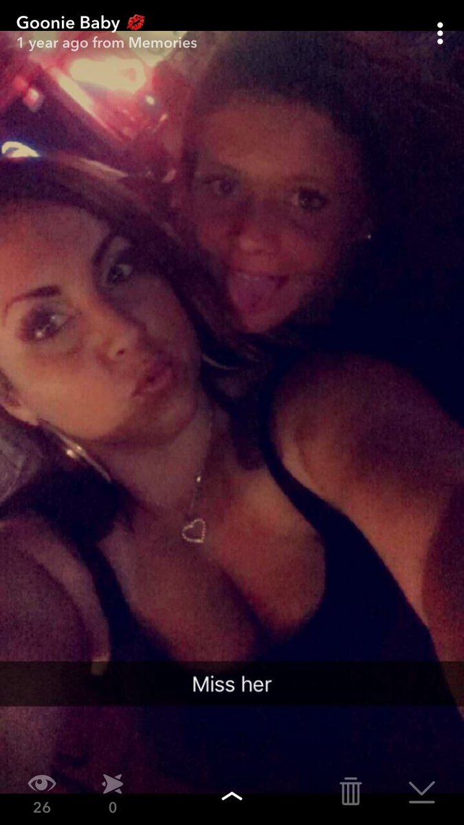 goonieebabyyy's tweet photo. Add me on Snapchat https://t.co/T1iuXmBh8s