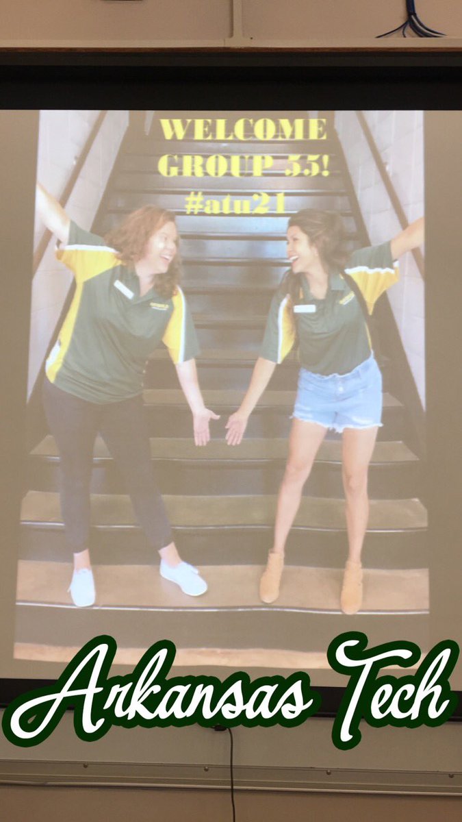 malia_deshae's tweet photo. My orientation group is the best!💛💚 #ATU21 https://t.co/hX4KXBpYQC