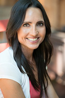 PRbytheBook's tweet image. Looking for that last great #beachread of the summer? Check out this author Q&amp;amp;A w/@mariamurnane on @jetsetera ow.ly/neIf30eyV8w